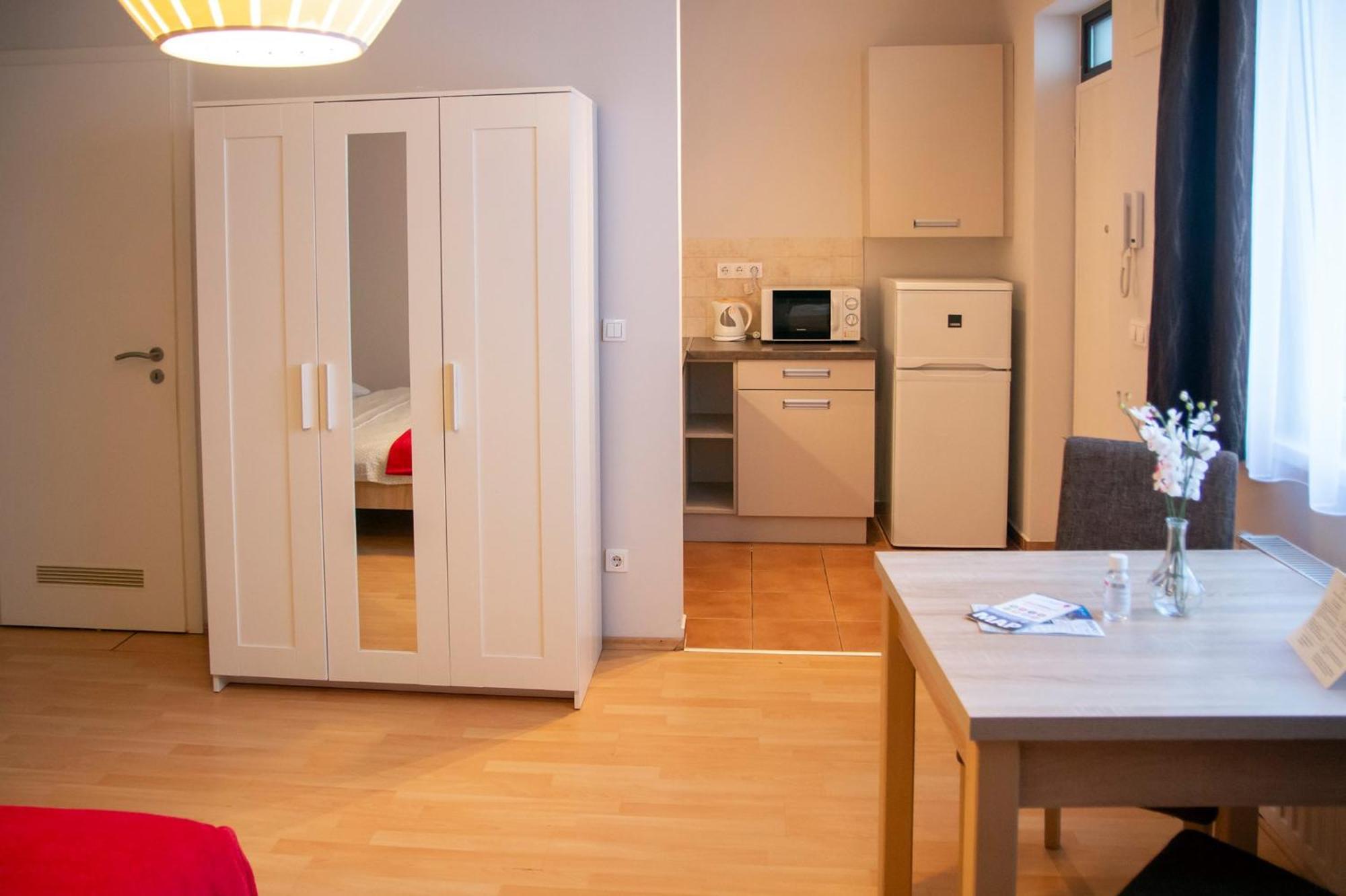 Keleti Studio Apartments บูดาเปสต์ ภายนอก รูปภาพ
